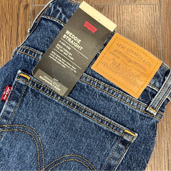 🆕 Levi’s Dark Wash Wedgie Straight Fit Jeans NEW SZ 29/8 - Picture 3 of 8
